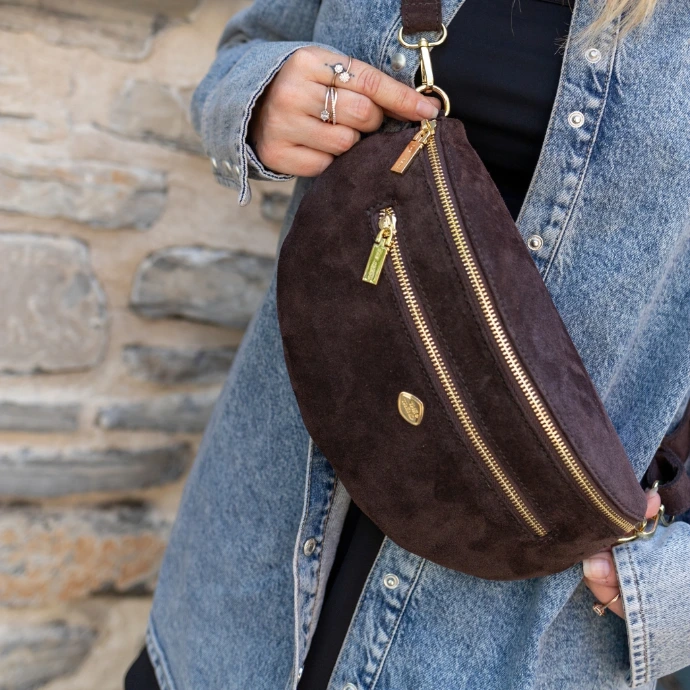 FABRIZIO Femme portant sac à la taille